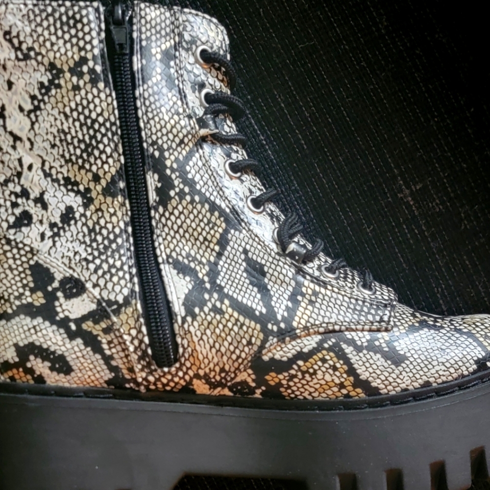 Platform boots